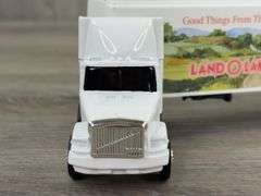 WhiteGMC Land O Lakes Tractor Trailer, 1/64, Ertl Collectibles, Toy Farmer