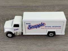 International Navistar Snapple Beverage Truck, 1/64, Ertl, 1993 Limited Edition, 1 Of 2500, Collector’s Edition
