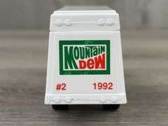 International Navistar Mountain Dew Beverage Truck, 1/64, Ertl, 1992, #2