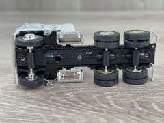 1993 Kenworth K100E A White- New Idea Christmas Tractor Trailer Lockable Coin Bank, 1/64, Liberty Classics Inc., Spec-Cast