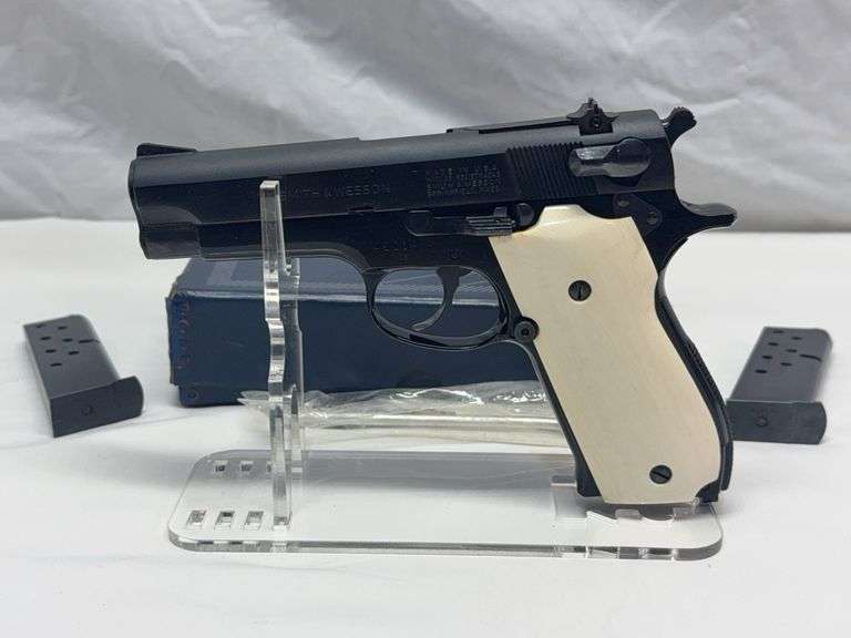 Smith & Wesson Model 39-2 9MM Automatic Pistol, Double Action, Serial #A221465, 4” Barrel, Original Box, 2 Magazines, Cleaning Rod