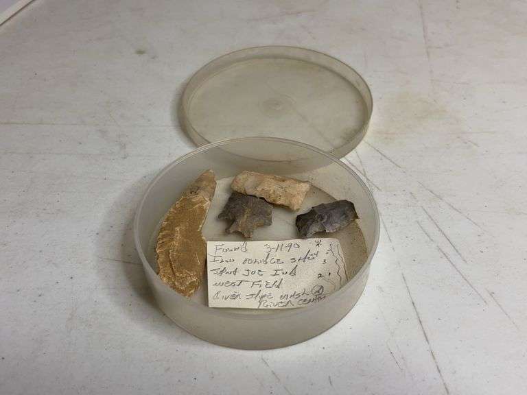 4 Worked Stone Arrowheads and Tools