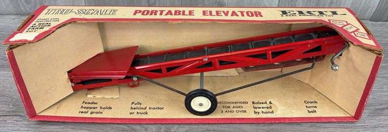 Portable Elevator, Ertl, 1/16