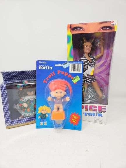 Spice Girl & Troll Puppet