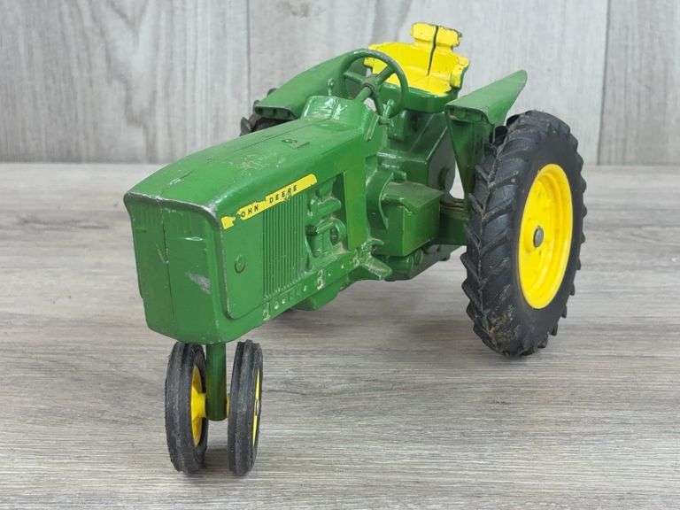 John Deere 3020 NF, 1/16, Long Filters, Ertl, Missing Muffler