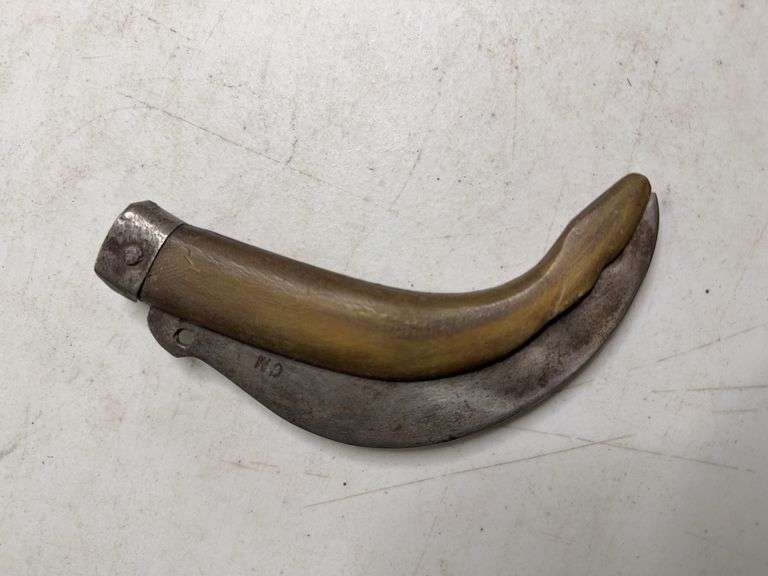 Single Folding Saca Tripas Type Hoof Knife