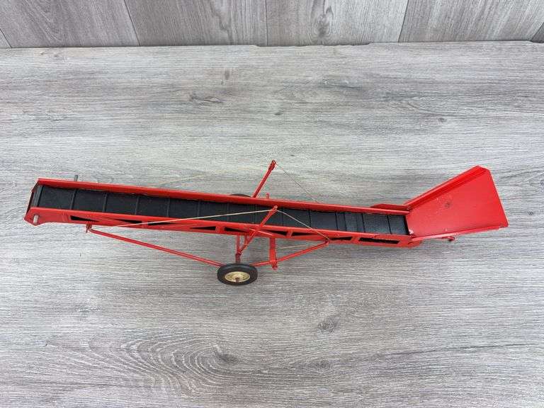 Tru-Scale Elevator, 1/16, Carter