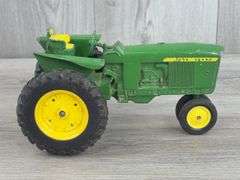 John Deere 3020 NF, 1/16, Long Filters, Ertl, Missing Muffler