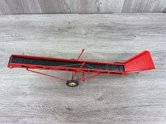 Tru-Scale Elevator, 1/16, Carter