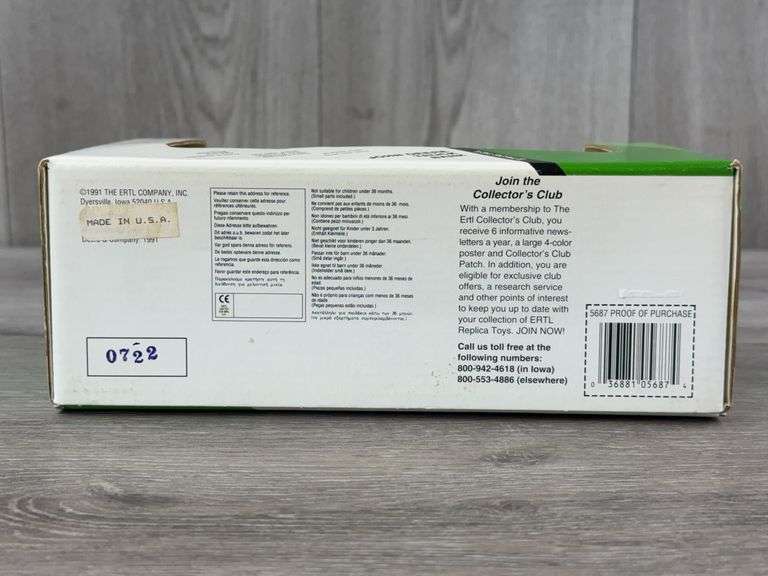 1931 Hawkeye Crate John Deere Delivery Truck Bank, 1/34, Ertl, Plastic Front Is Cracked