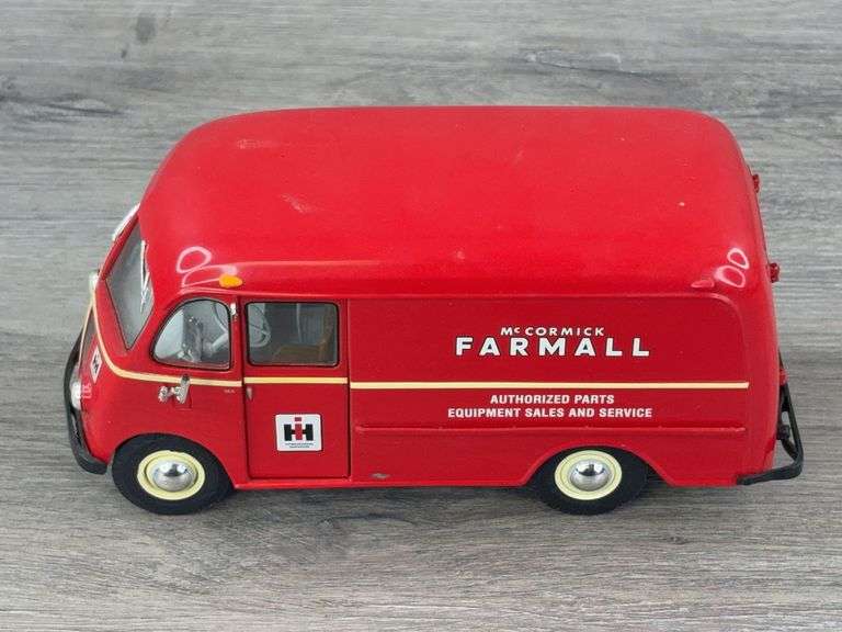 1949 International KB Metro IH McCormick Farmall Parts/Equipment Sales/Service Van, 1/25, First Gear, Clear Case Included