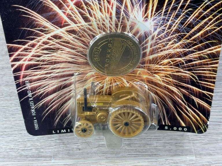 John Deere Model D W/Collector Coin, 1/64, Ertl, Limited Edition, 1 Of 5000