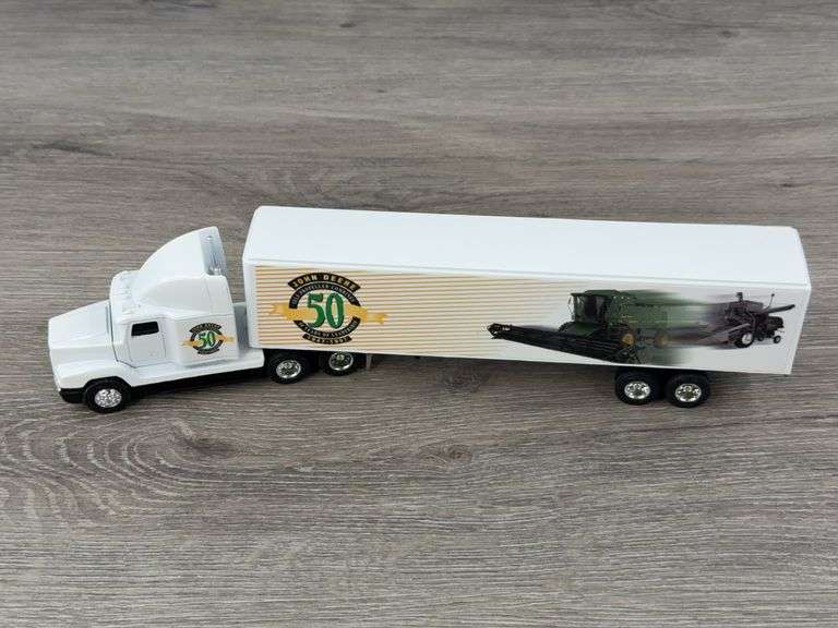 Freightliner 120 John Deere Self-Propelled Combines Tractor Trailer, 1/64, 50 Yrs. Of Leadership, Ertl Collectibles
