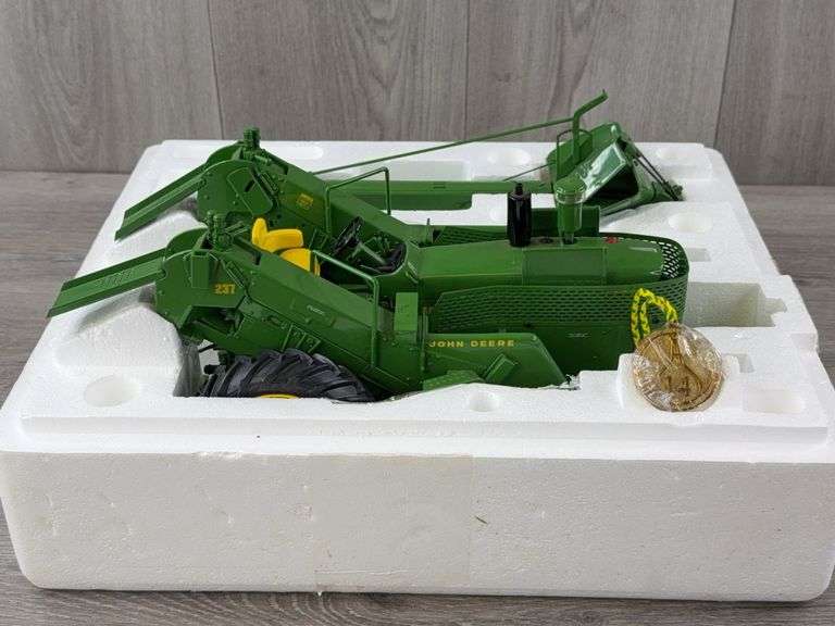 John Deere 4020 W/237 Cornpicker, 1/16, Precision Classics 14, Ertl