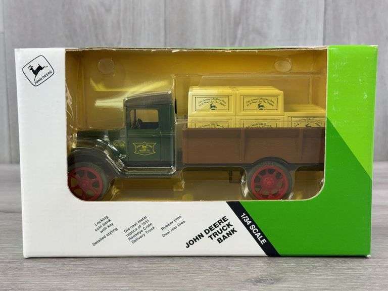 1931 Hawkeye Crate John Deere Delivery Truck Bank, 1/34, Ertl, Plastic Front Is Cracked