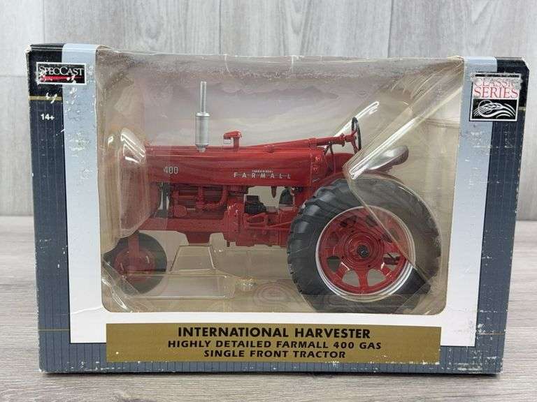IH McCormick Farmall 400 Gas SFW, 1/16, Classic Series, SpecCast, Highly Detailed
