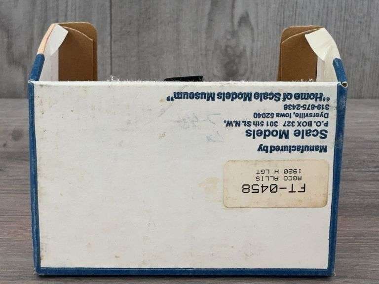 AGCO Allis 1920H Lawn & Garden Tractor, 1/16, Scale Models