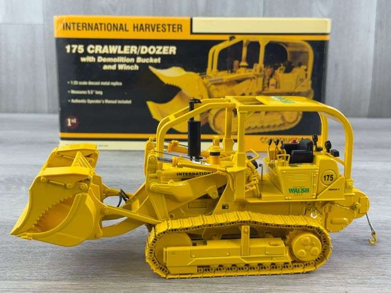 Walsh International 175 Crawler/Dozer W/Demolition Bucket & Winch, 1/16, Construction Pioneers, First Gear