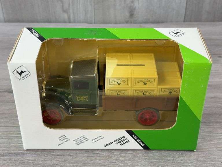 1931 Hawkeye Crate John Deere Delivery Truck Bank, 1/34, Ertl, Plastic Front Is Cracked
