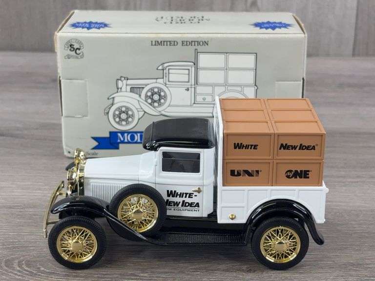 White-New Idea Ford Model A Pickup Bank, 1/25, SpecCast, 1992 Farm Show Edition, No. 2