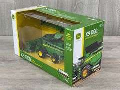 John Deere X9 1100 Combine, 1/64, Prestige Collection, Ertl, Plastic Not Attached