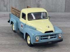 1954 International R-110 IH Sales & Service Truck, #44/504, 1/18, Liberty Classics, Limited Edition, Clear Case Included