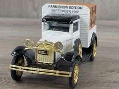 White-New Idea Ford Model A Pickup Bank, 1/25, SpecCast, 1992 Farm Show Edition, No. 2