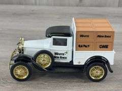 White-New Idea Ford Model A Pickup Bank, 1/25, SpecCast, 1992 Farm Show Edition, No. 2