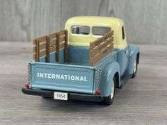 1954 International R-110 IH Sales & Service Truck, #44/504, 1/18, Liberty Classics, Limited Edition, Clear Case Included