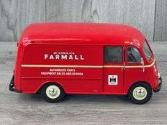 1949 International KB Metro IH McCormick Farmall Parts/Equipment Sales/Service Van, 1/25, First Gear, Clear Case Included