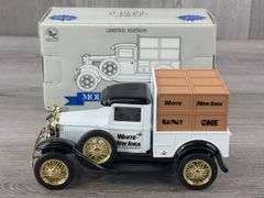 White-New Idea Ford Model A Pickup Bank, 1/25, SpecCast, 1992 Farm Show Edition, No. 2