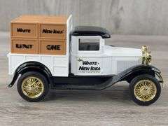 White-New Idea Ford Model A Pickup Bank, 1/25, SpecCast, 1992 Farm Show Edition, No. 2