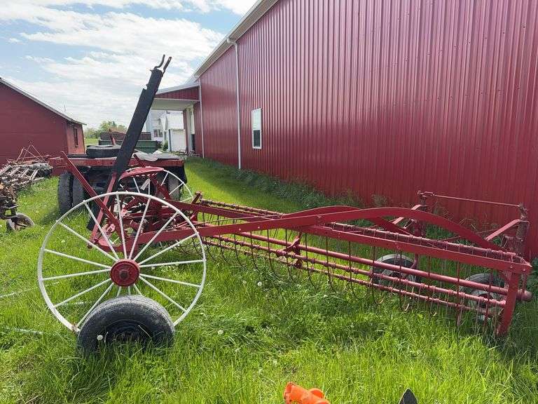 11’ Side Delivery Hay Rake w/ tow cart