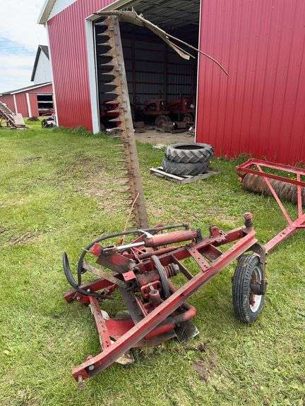 International Harvester  7’ Semi Mounted Sickle Mower
