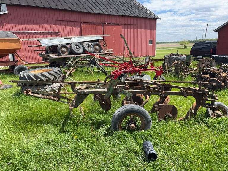 John Deere 55A-B-H Moldboard Plow - 3 bottom