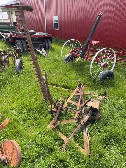 7’ John Deere Semi Mounted Sickle Bar Mower - 540 PTO - Spare knife support.