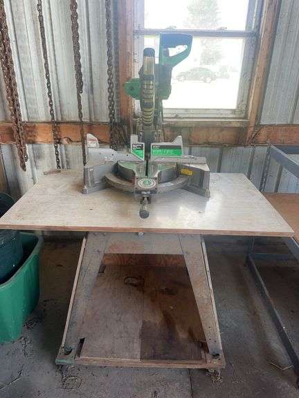 Hitachi C12FDH Twelve Inch Compound Miter Saw On Rolling Stand