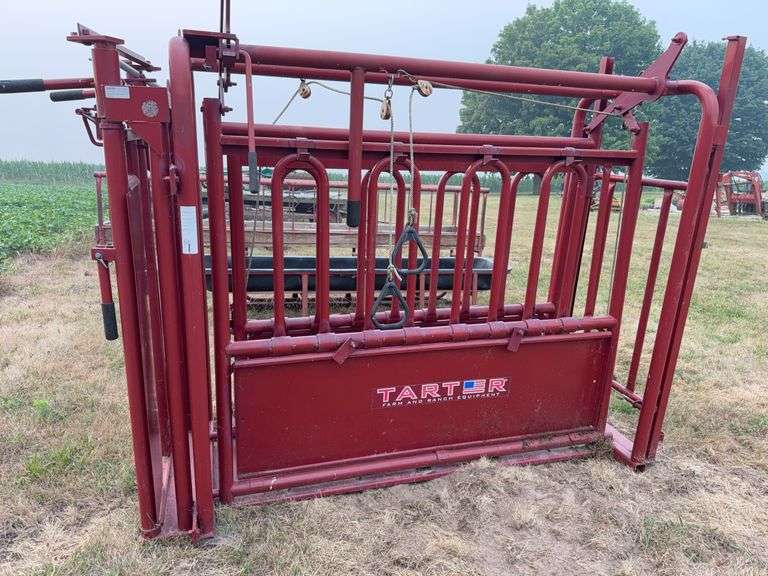 Tarter squeeze chute