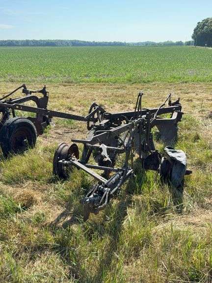 International Harvester 3 Bottom Moldboard Plow - Pull Type