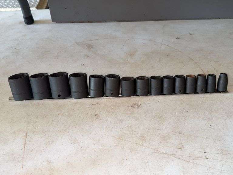 Mac Tools 1/2 Inch Drive SAE Impact Socket Set