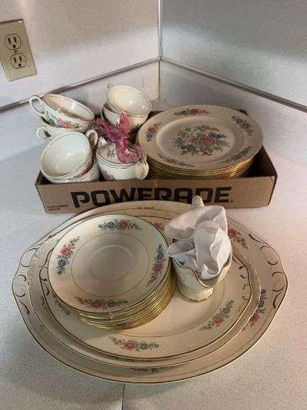 Homer Laughlin Eggshell Georgian Floral Dinnerware Set