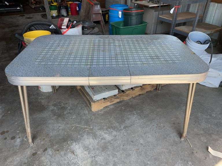 Fermica top table with leaf