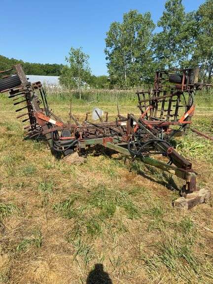 Glenco Danish Tine 18’ w/ Remlinger 3 bar Spike Harrow