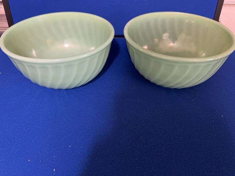 Pair of Anchor Hocking Fire-King Jadeite Swirl Mixing Bowls
