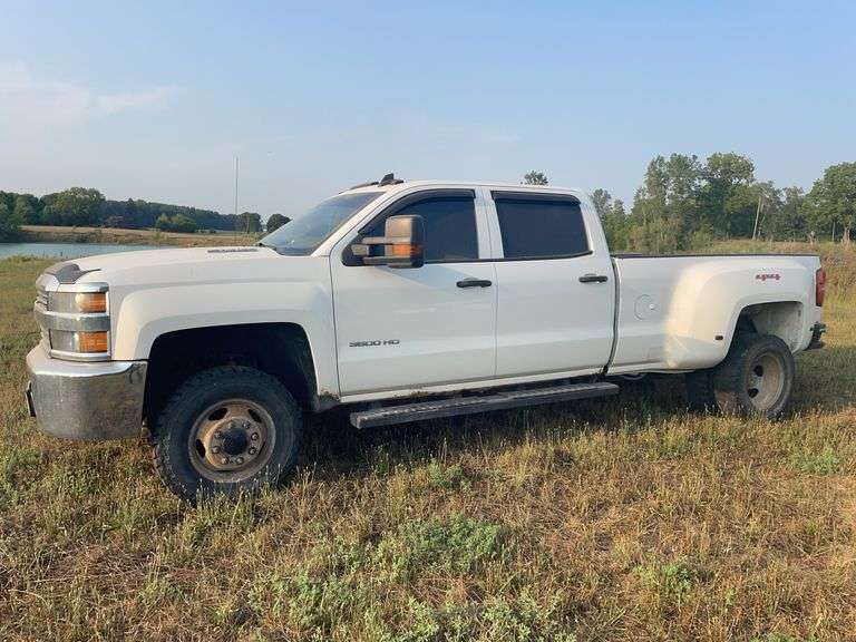 2015 Chevy 3500 Duramax Diesel Crew Cab Dually Four-Wheel-Drive Truck
