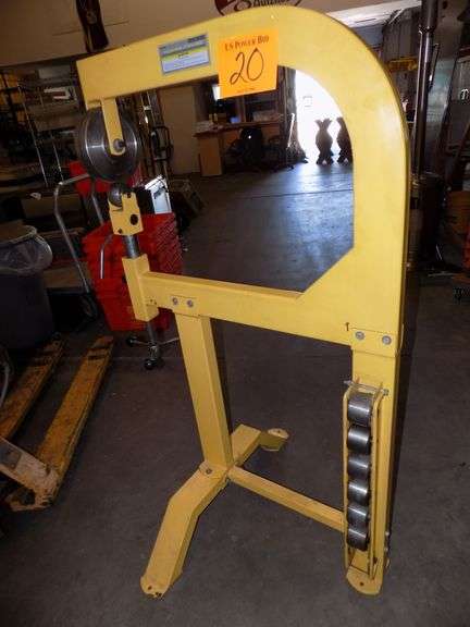 English Wheel Kit with Stand and 7 Interchangeable Dies for forming Metal.