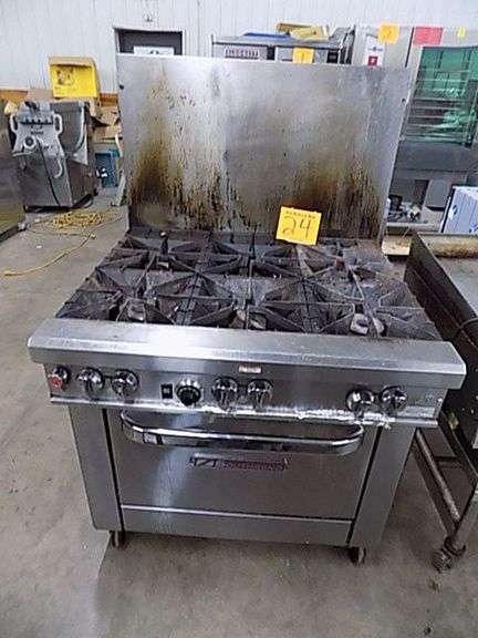 Southbend Nat Gas 6 Burner Range , Full Size Oven