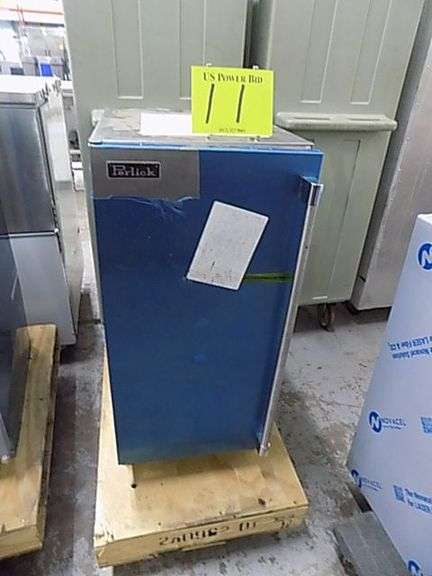 Perlick # HP15CU 15" Cubelet Ice Maker, Stainless Steel Door