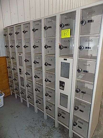 2 Locker Stations