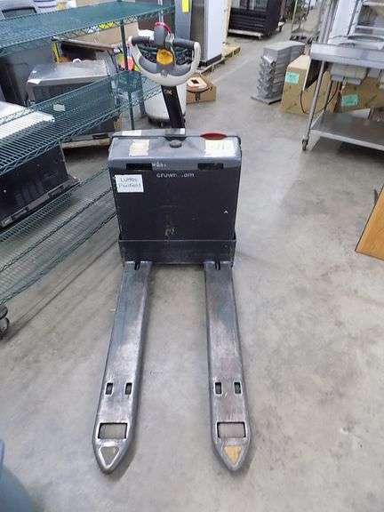 Crown WP 3235-45 Electric Pallet Jack